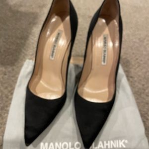 Original Manolo Blahnik black pumps satin. Dust bag included